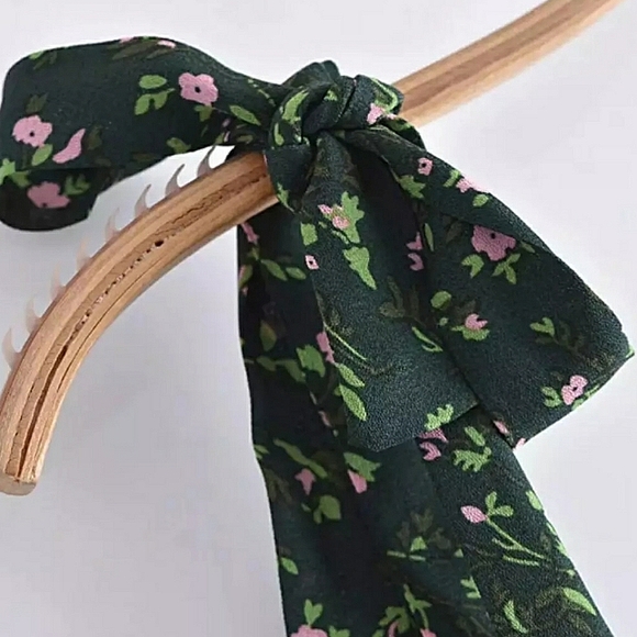 Green Floral Sweetheart Neck Chiffon Dress with Ribbon Straps - Picture 10 of 16